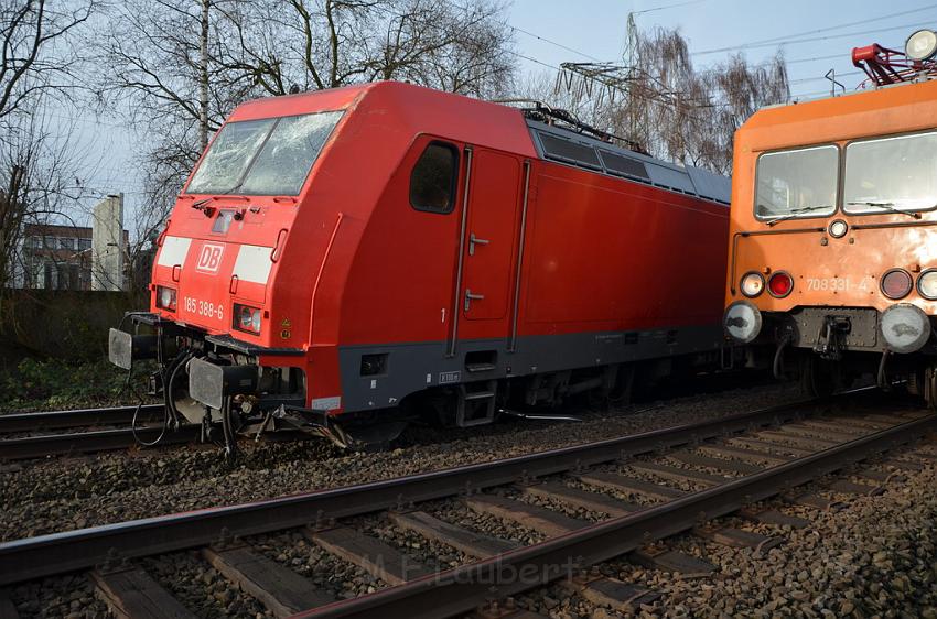 Schwerer VU Bus Zug Düsseldorf P046.JPG